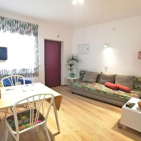 A41 - Olive Tree Street 1 Bed Flat Appartamento Lagos Esterno foto