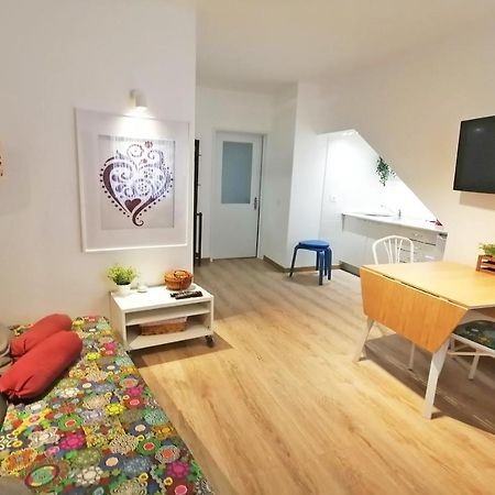 A41 - Olive Tree Street 1 Bed Flat Appartamento Lagos Esterno foto