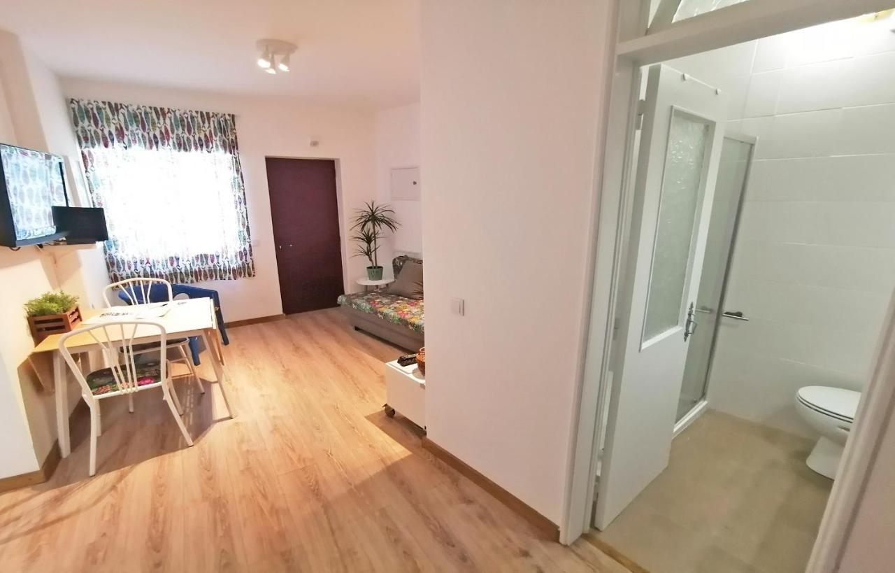 A41 - Olive Tree Street 1 Bed Flat Appartamento Lagos Esterno foto