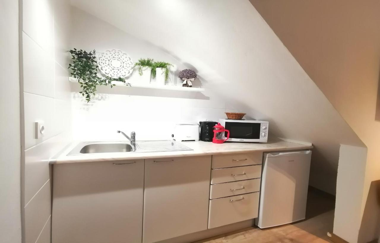 A41 - Olive Tree Street 1 Bed Flat Appartamento Lagos Esterno foto