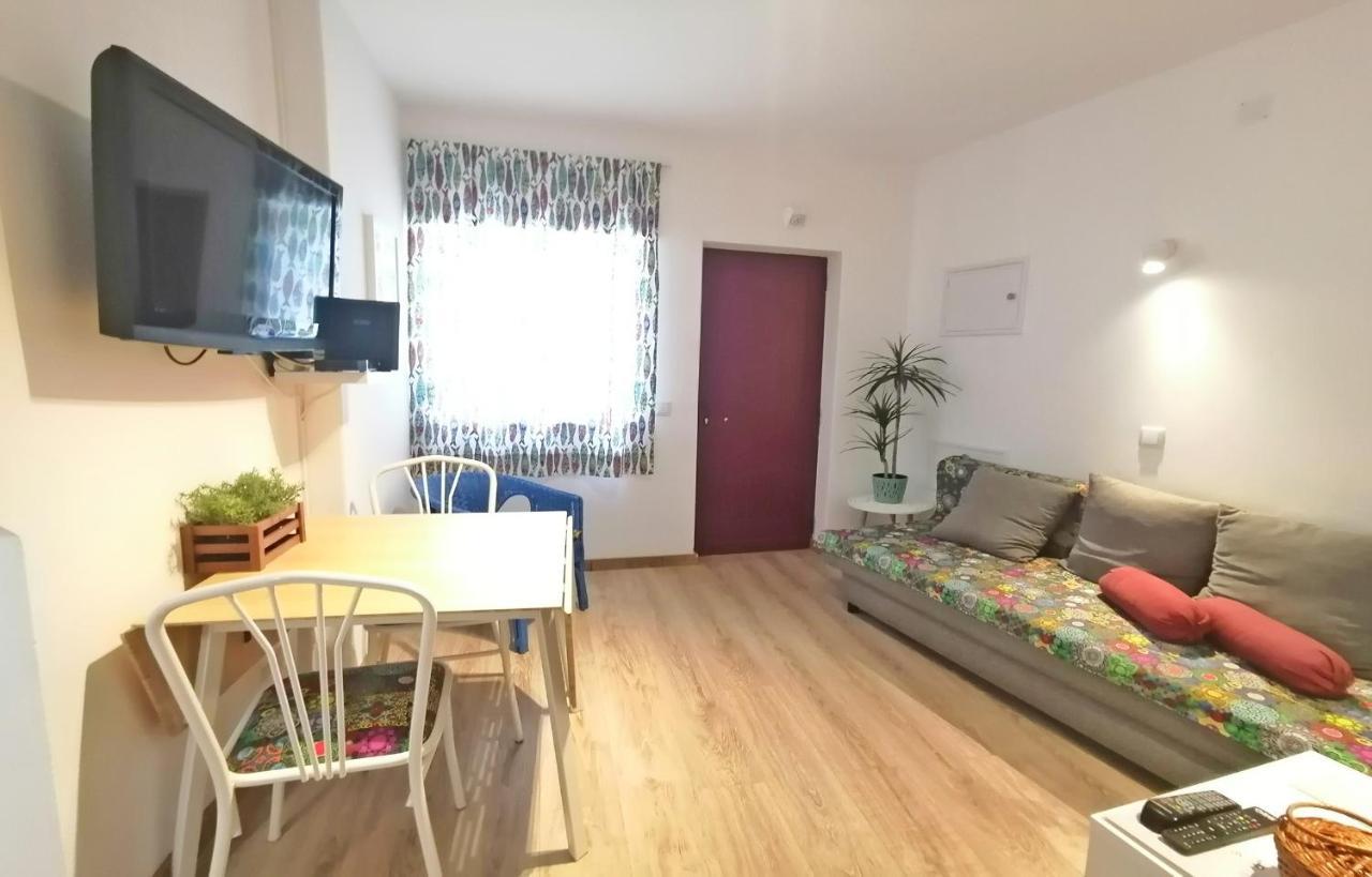 A41 - Olive Tree Street 1 Bed Flat Appartamento Lagos Esterno foto
