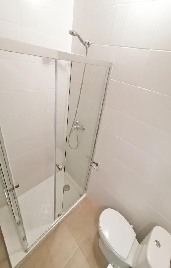 A41 - Olive Tree Street 1 Bed Flat Appartamento Lagos Esterno foto